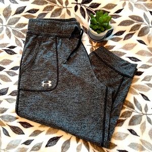 #2 of 2 Under Armour Heat Gear Loose Fitting Cropped Joggers